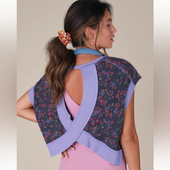 NATURAL LIFE Tops - Natural Life Floral Print Women's workout crop Top